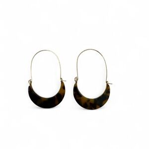 Elegant Tortoiseshell Hoop Earrings